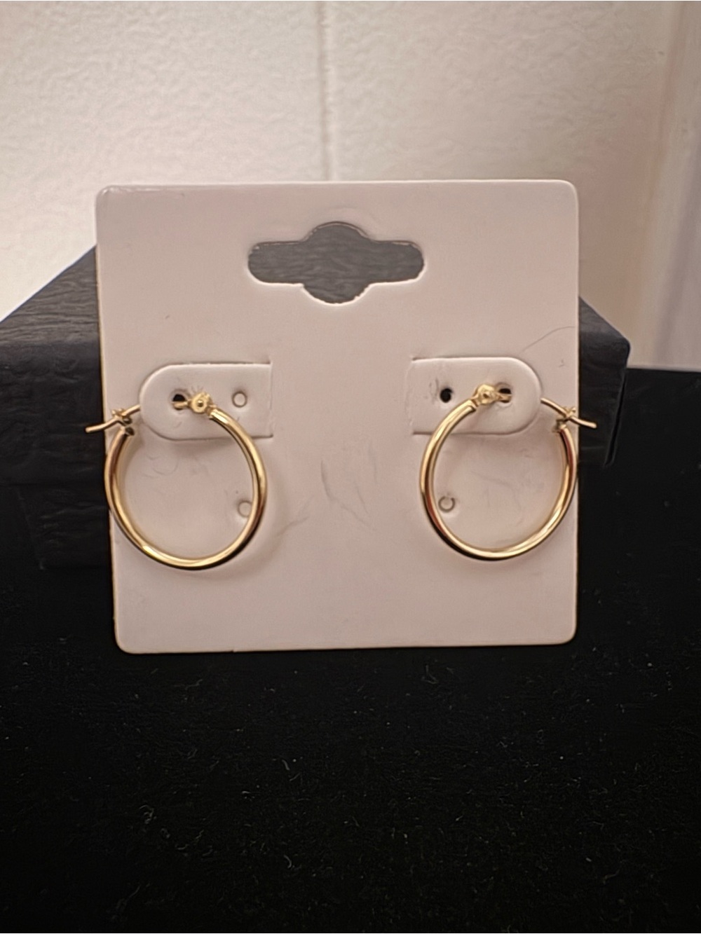 Brand New 18mm 14K Gold Classic Hoop Earrings - Small